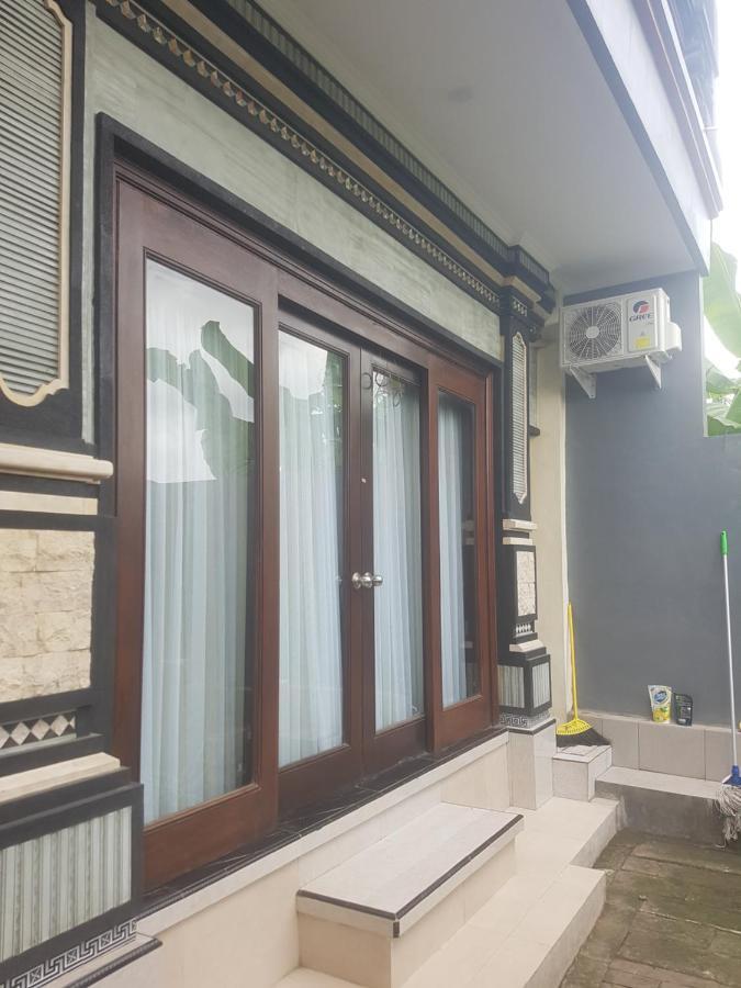 Yogi Homestay Canggu Exterior foto