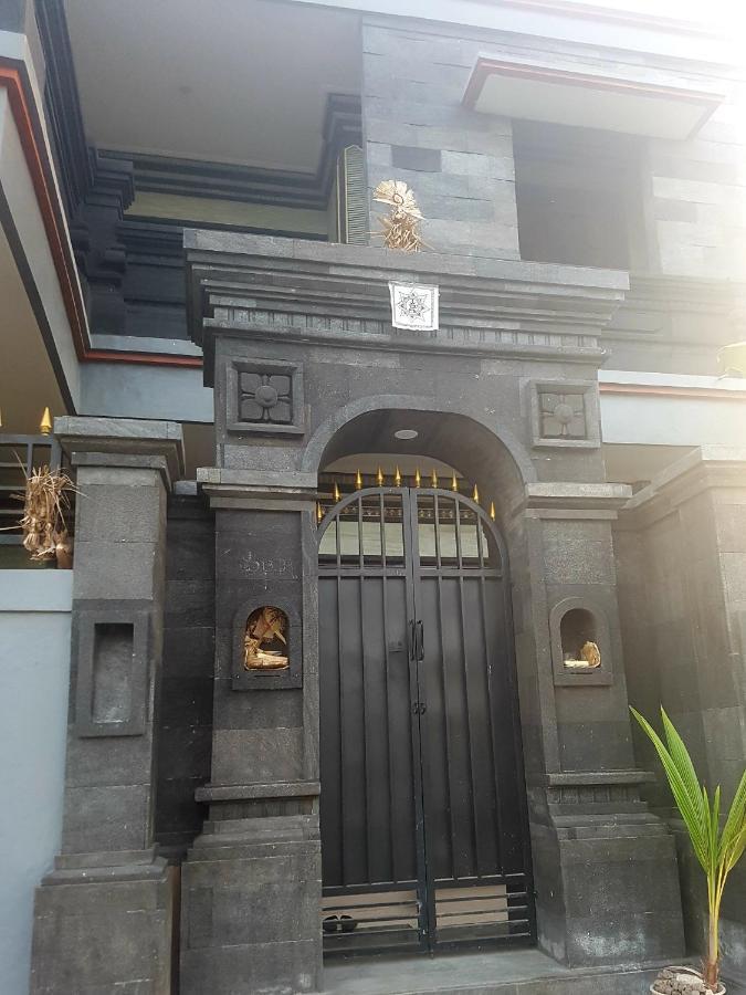 Yogi Homestay Canggu Exterior foto